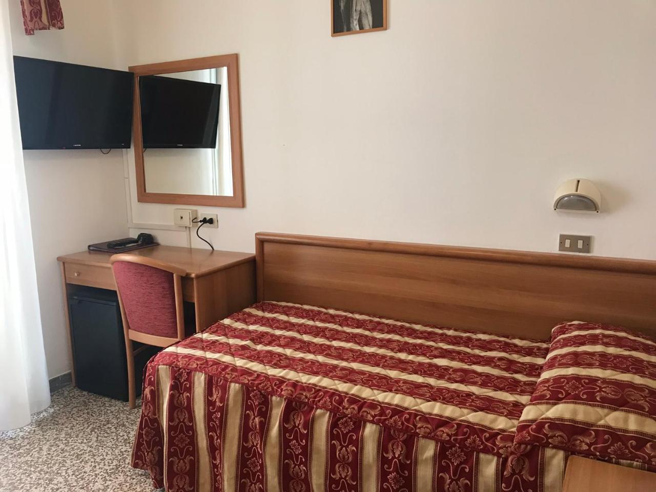 Roma Hotel 4*